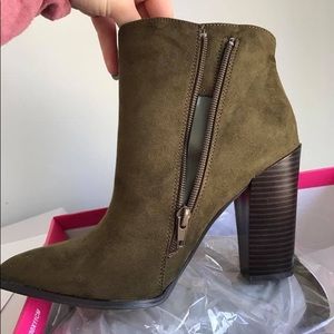 ShoeDazzle Heels
